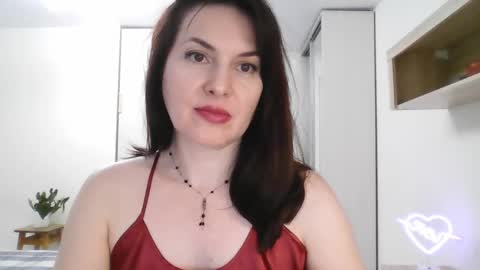 Snapshot of lavender_victoria chatting on 02/17/25, 01:04 Diana online show from 02/17/25, 01:04