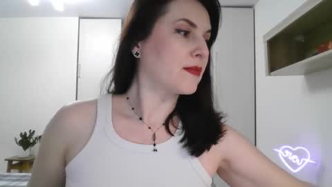 Snapshot of lavender_victoria chatting on 02/17/25, 06:37 Diana online show from 02/17/25, 06:37