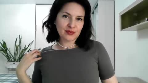 Snapshot of lavender_victoria chatting on 09/14/25, 06:07 Diana online show from 09/14/25, 06:07