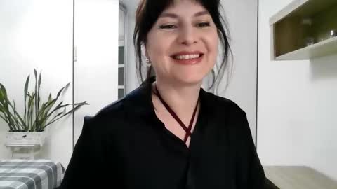 Snapshot of lavender_victoria chatting on 09/18/25, 07:49 Diana online show from 09/18/25, 07:49