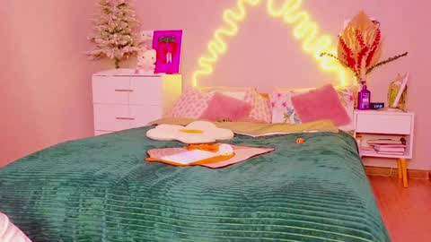 Snapshot of lavenderlav chatting on 01/28/25, 04:41 Melissa online show from 01/28/25, 04:41