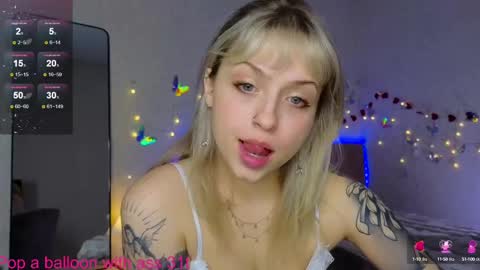 Snapshot of lavenderlav chatting on 02/18/25, 12:39 Melissa online show from 02/18/25, 12:39