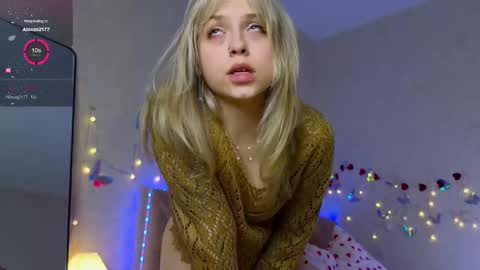 Snapshot of lavenderlav chatting on 02/22/25, 02:52 Melissa online show from 02/22/25, 02:52