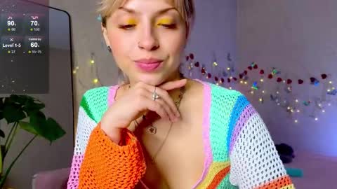 Snapshot of lavenderlav chatting on 09/15/25, 12:05 Melissa online show from 09/15/25, 12:05