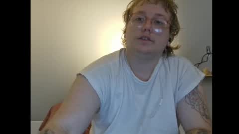 Snapshot of lavenderlyonne chatting on 09/11/25, 06:08 Lavender Lyonne online show from 09/11/25, 06:08