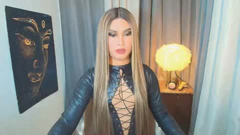 Snapshot of lavictoria_ladyboy chatting on 10/09/25, 09:51 Victoria online show from 10/09/25, 09:51