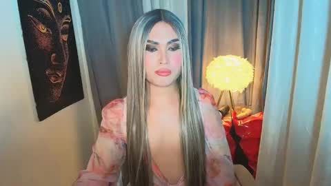 Snapshot of lavictoria_ladyboy chatting on 10/14/25, 09:59 Victoria online show from 10/14/25, 09:59