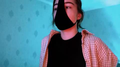 Snapshot of lavinda_lin chatting on 10/05/25, 05:06 Lavinda online show from 10/05/25, 05:06