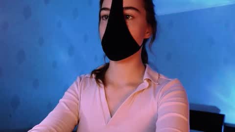 Snapshot of lavinda_lin chatting on 10/17/25, 05:21 Lavinda online show from 10/17/25, 05:21