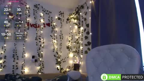 Snapshot of lavinell chatting on 02/13/25, 05:37 Mia online show from 02/13/25, 05:37