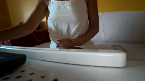 Snapshot of lavinyacan chatting on 06/13/26, 04:27 Lavinya Can online show from 06/13/26, 04:27