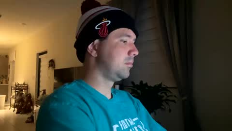 Snapshot of law_cambio chatting on 12/27/24, 09:50 law_cambio online show from 12/27/24, 09:50