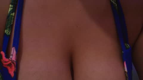 Snapshot of lay_madison chatting on 01/31/25, 01:43 Lay Madison online show from 01/31/25, 01:43