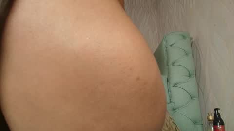 Snapshot of lay_madison chatting on 02/27/25, 01:59 Lay Madison online show from 02/27/25, 01:59