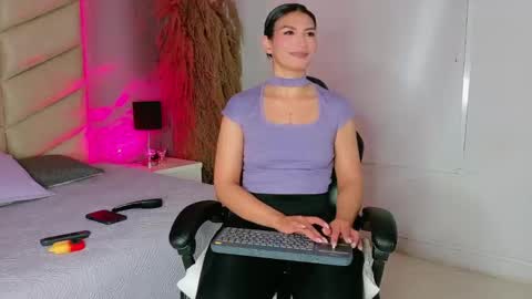 laya online show from 12/15/25, 03:33