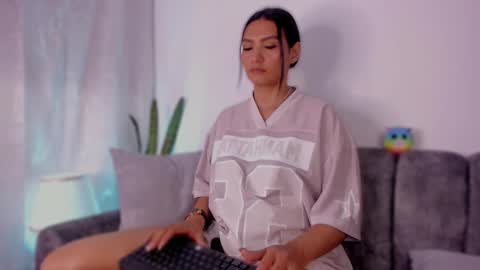 laya online show from 03/20/26, 03:33