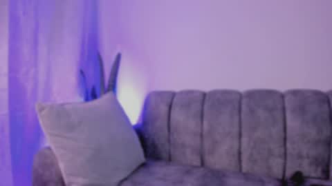 laya online show from 04/22/26, 02:25