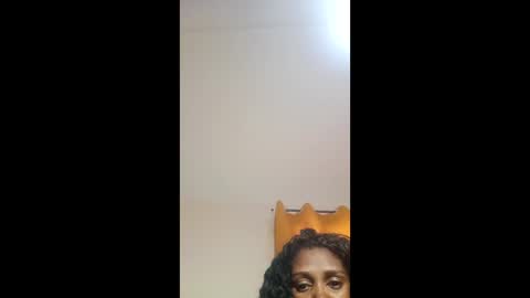 Snapshot of layannek chatting on 09/19/25, 12:39 layannek online show from 09/19/25, 12:39