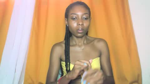 layannek online show from 11/19/25, 03:39