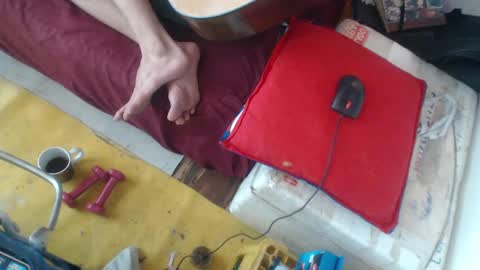 Laye19 online show from 02/19/25, 06:54