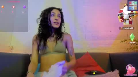 Layla online show from 01/11/25, 12:55