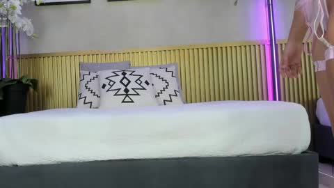 Layla online show from 04/20/26, 04:26