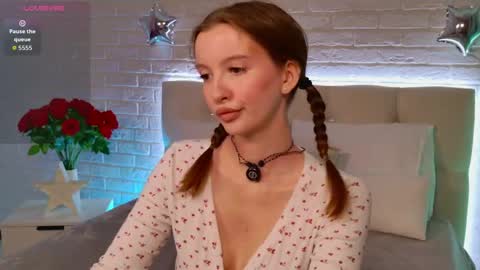 Snapshot of layla_bloom chatting on 06/07/26, 05:38 Your sweet girl-next-door online show from 06/07/26, 05:38