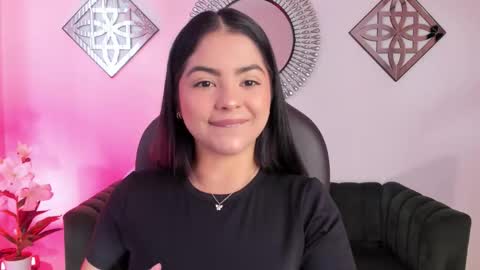 Layla Breezee online show from 02/04/26, 12:44