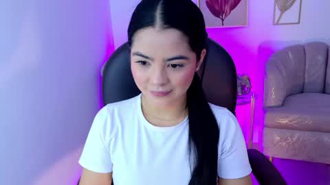 Layla Breezee online show from 04/26/26, 11:30