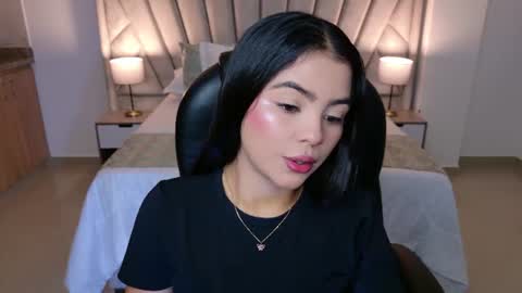 Layla Breezee online show from 07/18/26, 10:41