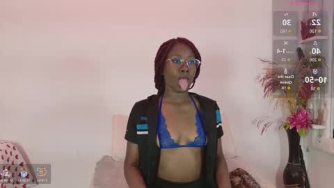 Snapshot of layla_collins_ chatting on 02/28/26, 12:17 layla online show from 02/28/26, 12:17