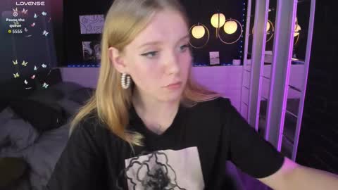 layla_glam online show from 09/20/25, 01:34