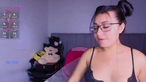 Layla online show from 01/20/25, 11:24