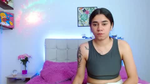 Lia and Rachel online show from 01/15/25, 04:57