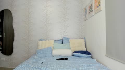 Layla Vanegas online show from 01/27/25, 10:38