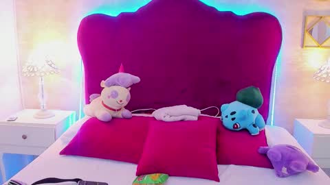 Snapshot of laylaadoll_ chatting on 10/02/25, 06:48 Lau online show from 10/02/25, 06:48