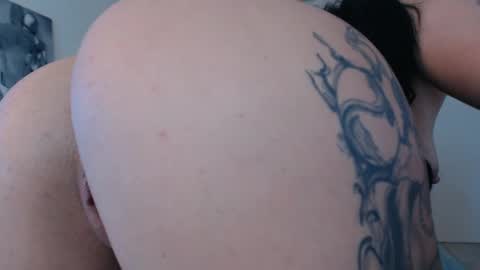 laylacruz online show from 01/28/25, 09:08