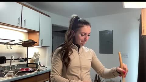 laylahlaylah1 online show from 11/11/25, 04:07