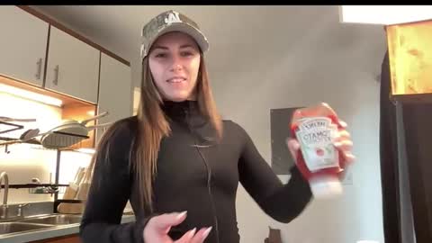 laylahlaylah1 online show from 11/25/25, 01:55