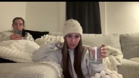 laylahlaylah1 online show from 12/02/25, 10:05