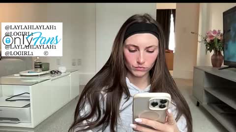 Snapshot of laylahlaylah1 chatting on 02/19/26, 04:03 laylahlaylah1 online show from 02/19/26, 04:03