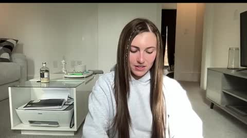 laylahlaylah1 online show from 04/16/26, 12:50