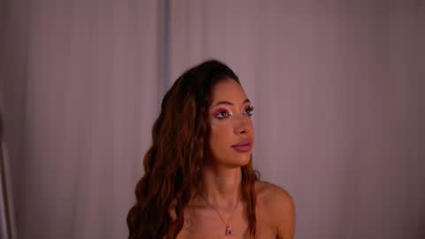 laylakristal online show from 10/08/25, 05:16