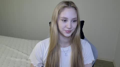 LaylaPretty001 online show from 11/12/25, 05:30