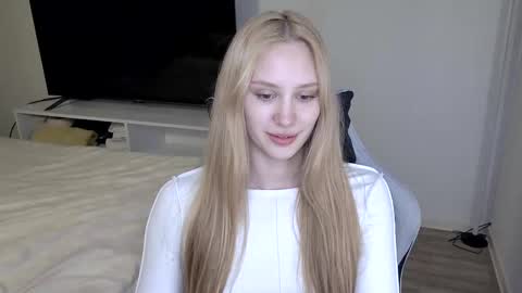 LaylaPretty001 online show from 03/01/26, 12:18