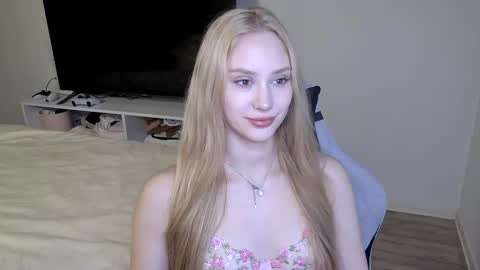 LaylaPretty001 online show from 03/17/26, 05:22