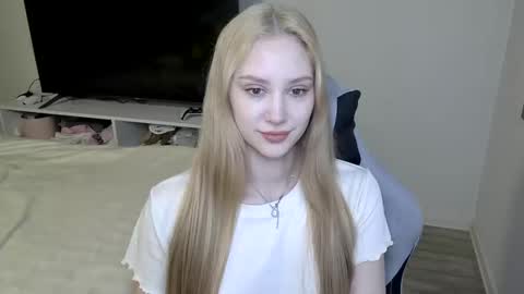 LaylaPretty001 online show from 03/23/26, 05:22