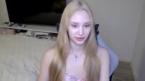 LaylaPretty001 online show from 04/06/26, 04:46