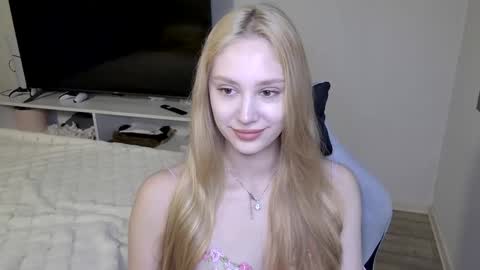 LaylaPretty001 online show from 04/20/26, 04:26