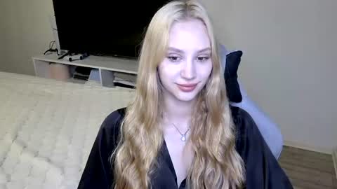 LaylaPretty001 online show from 06/15/26, 04:25